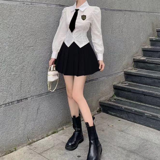 Weißes Damen-Langarmshirt im College-Stil