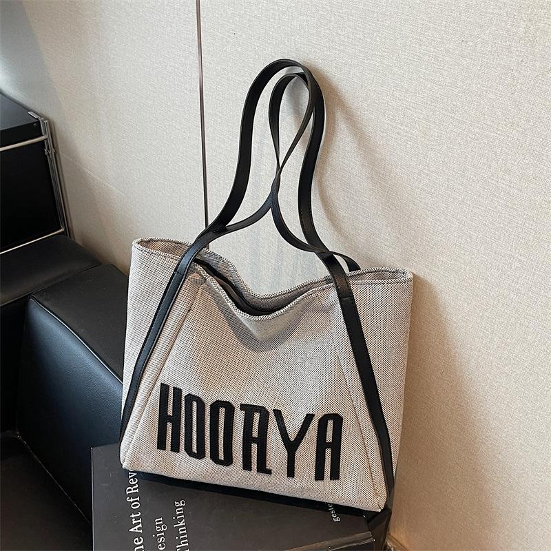 

College student class bag women s autumn and winter new trendy retro versatile commuter shoulder bag premium tote bag чёрный