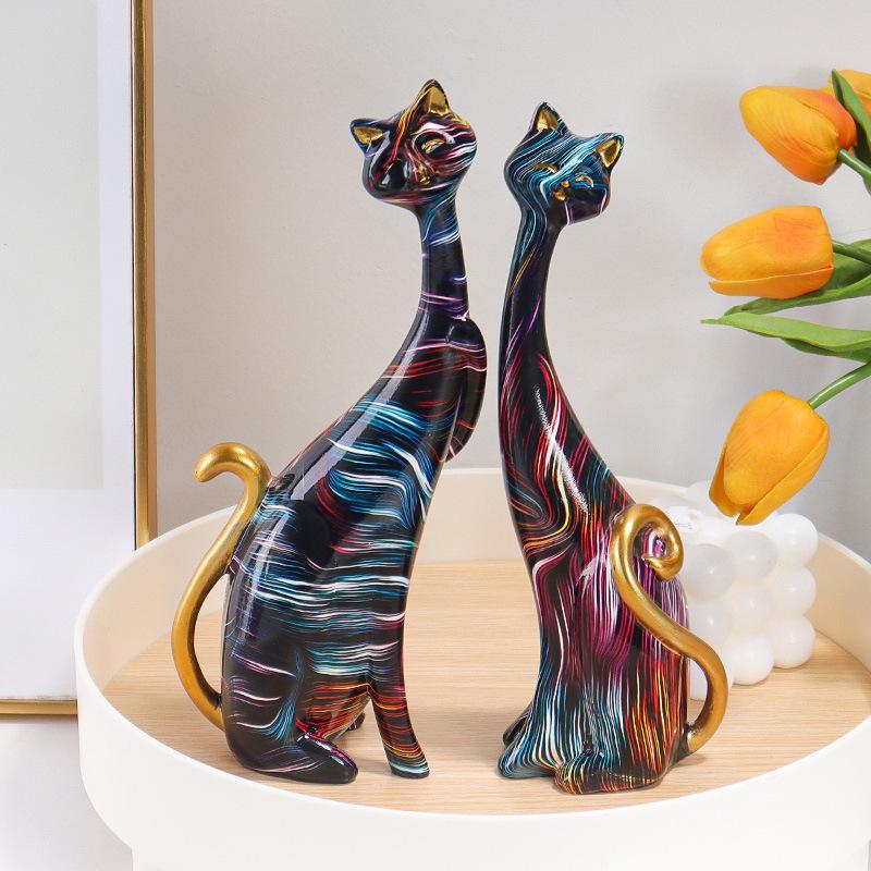 European Abstract Cat Statue: Oil Painting Resin Decor for Bedroom or Entrance - Creative Holiday Gift