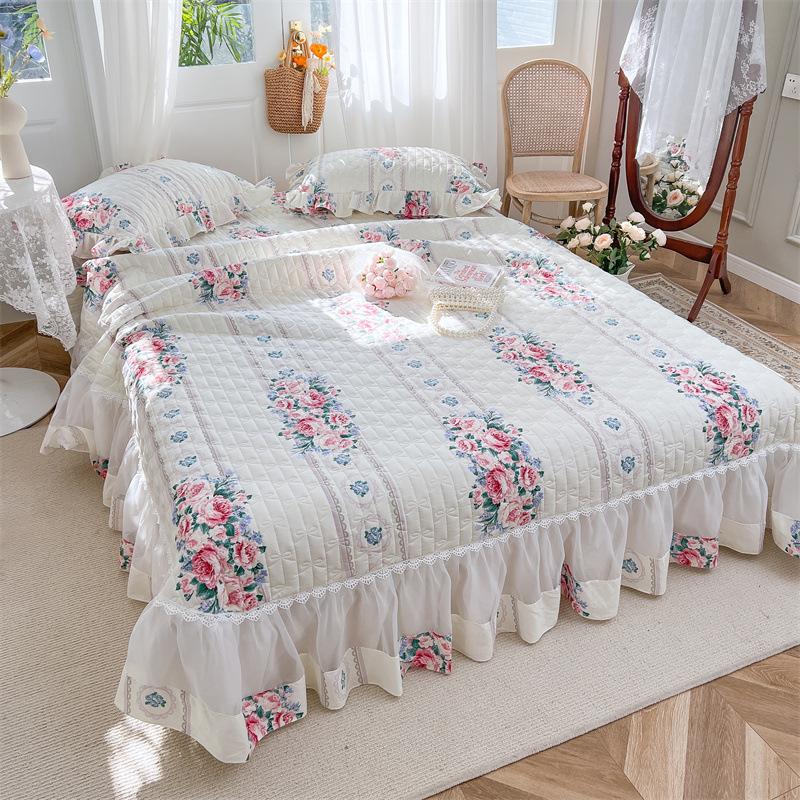 French bed cover three-piece quilted quilted cotton padded lace bed cover non-slip cotton bed cover tatami blanket