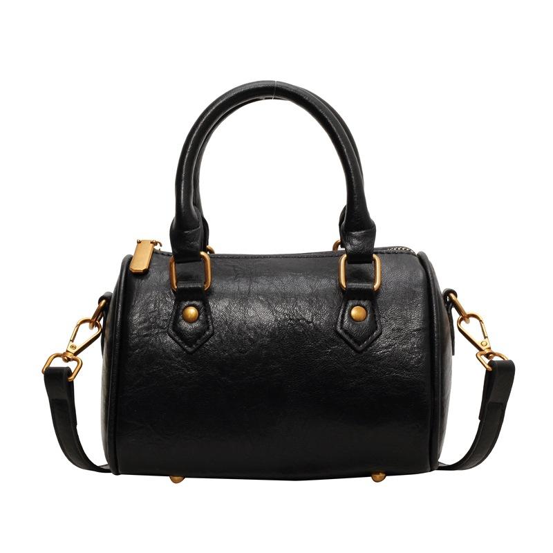 

New leather women s bag retro handbag commuter bag bag premium leather messenger bag чёрный