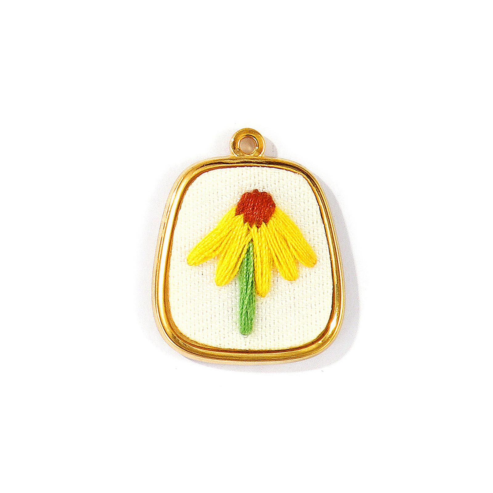 

1 Piece Single sided Flower Hand Embroidered Charms 304 Stainless Steel 18K Gold Plated Pendants For DIY Necklace Jewelry Making