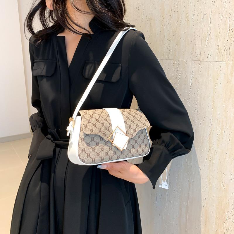 Shoulder armpit bag, simple and fashionable commuter small square bag, new trend and beauty, casual messenger bag for women