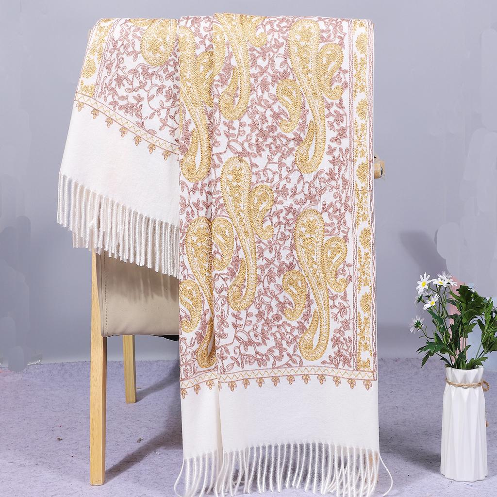 Nepal Embroidered Cashew Flower Ethnic Style Scarf for Women, Autumn and Winter Wedding Banquet Thickened Cheongsam Shawl for Scenic Areas