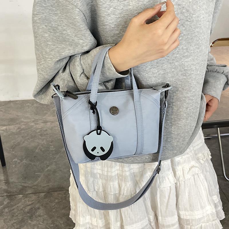 

Модная корейская нейлоновая сумка-тоут-пельмень 2025 для женщин светло-синий