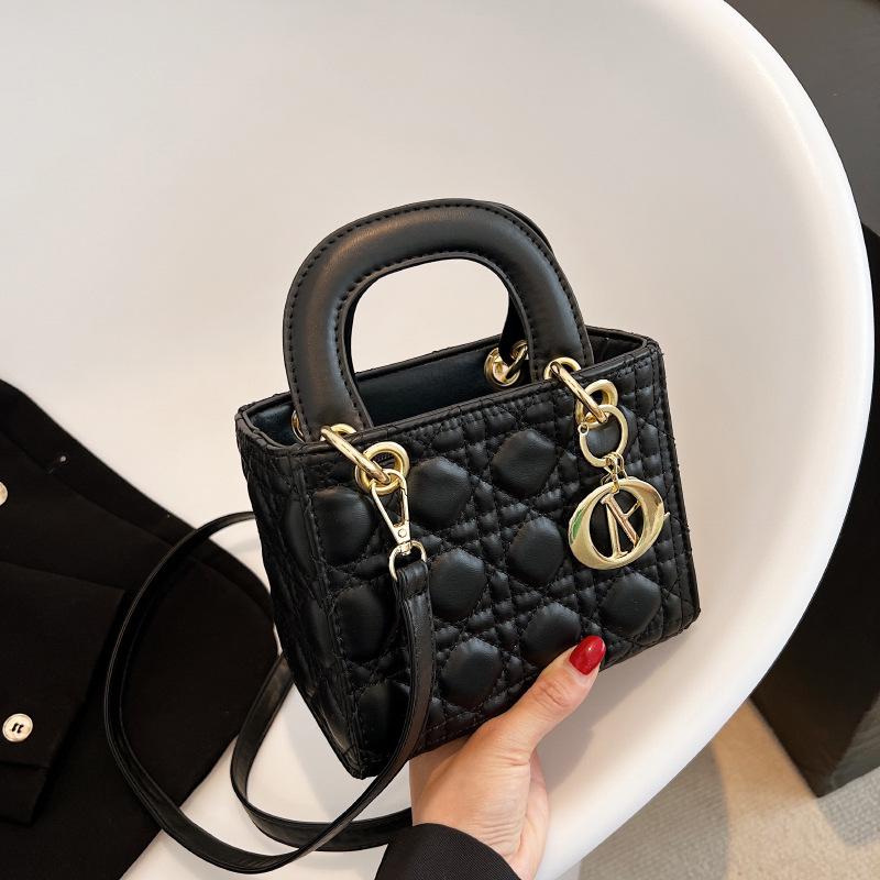 2025 Quilted Diamond Lady Bag: Stylish, Versatile Handbag for Work & Commute