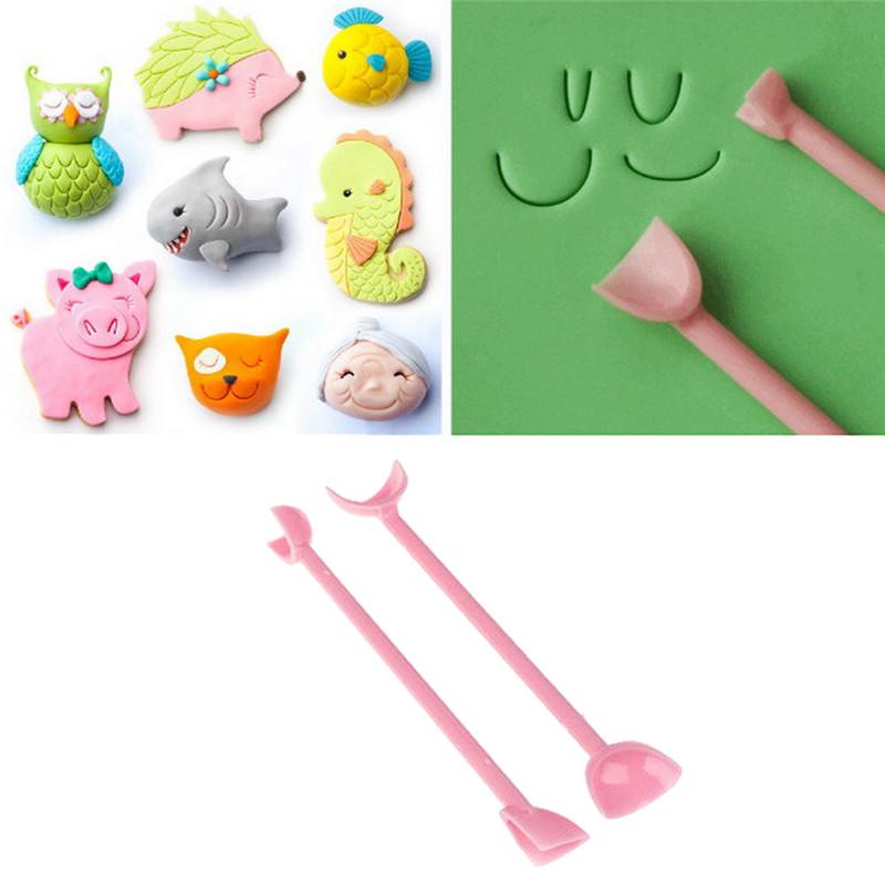 2Pcs Radian Wrinkle Mold Tool Plastic Fondant Cutter Cake Mold Decorating Tool