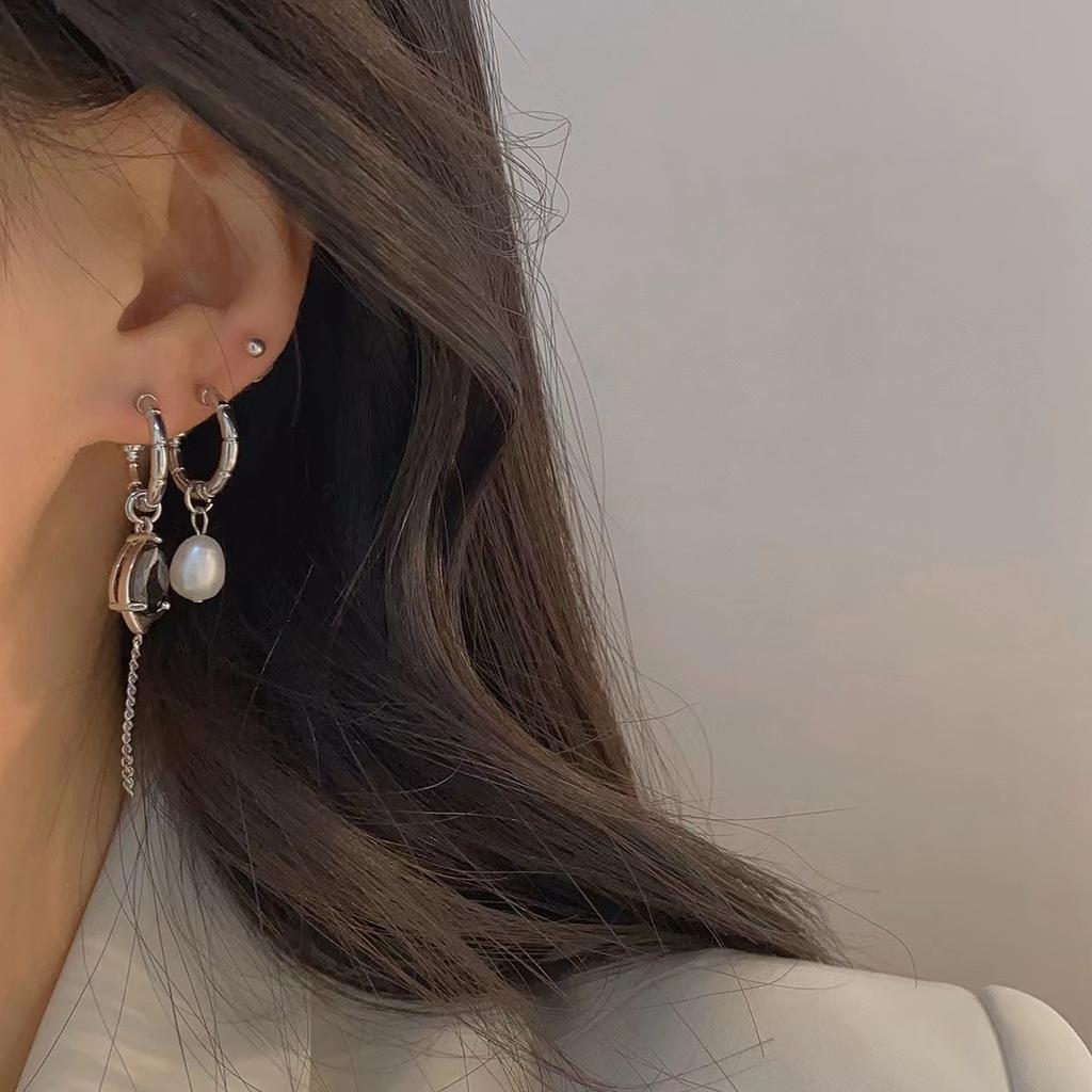 2023 koreanische Partei Schwarz und Weiß Anhänger Ohrringe Mädchen Charme Elegante Temperament Mädchen Party Ohrringe Vielseitige Ornamente