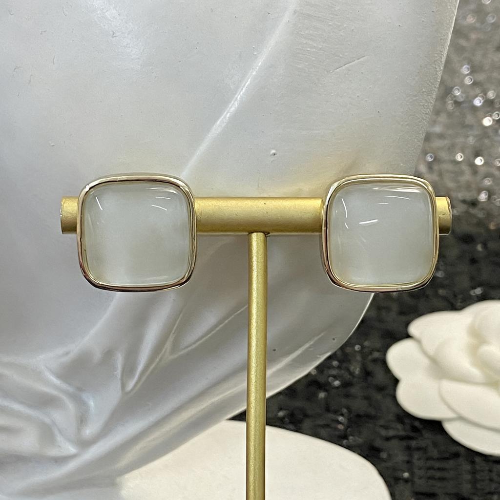 Vierfarbige Kristall-Quadrat-Ohrringe mit Nieten-Elementen Modisch und Exquisit Hochwertiger Kundenspezifischer Schmuck