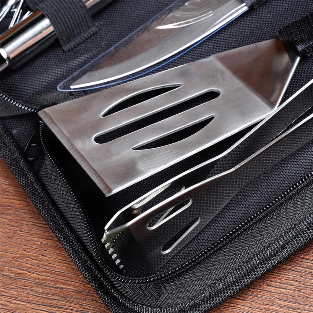 SET OF 10 GRILLING TOOLS IN A CASE 489298