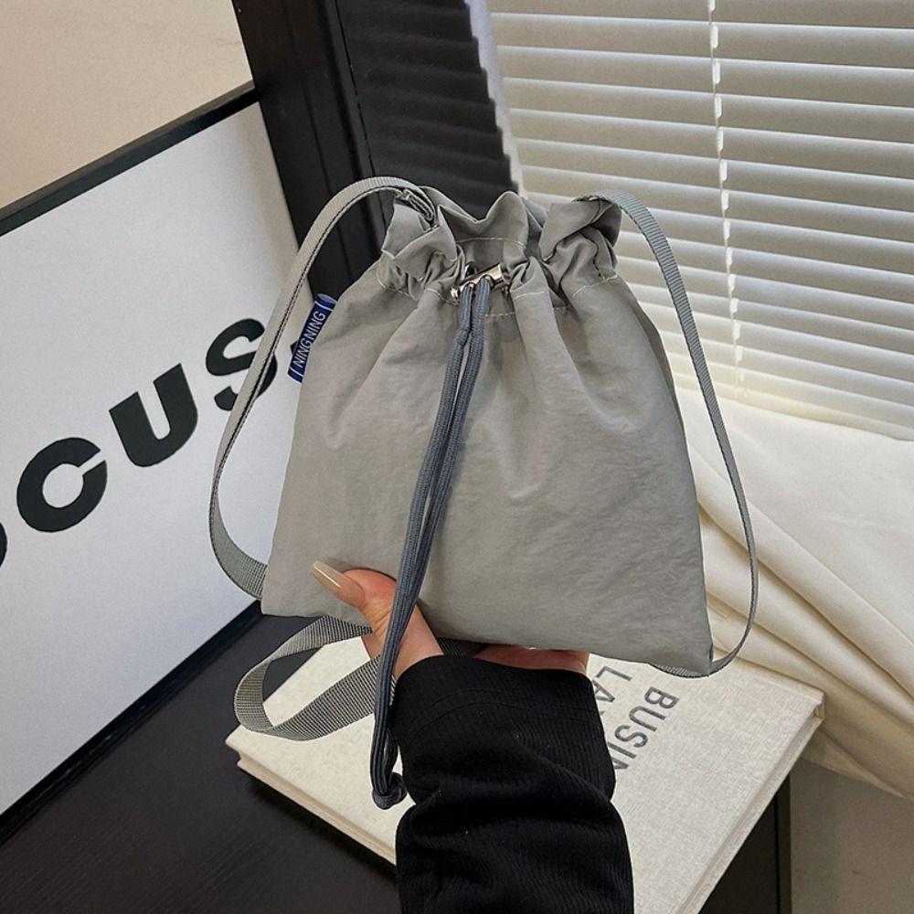 Quick-dry Nylon Shoulder Bag Korean Style Mobile Phone Bag Sweet Drawstring Bucket Bag  Outdoor