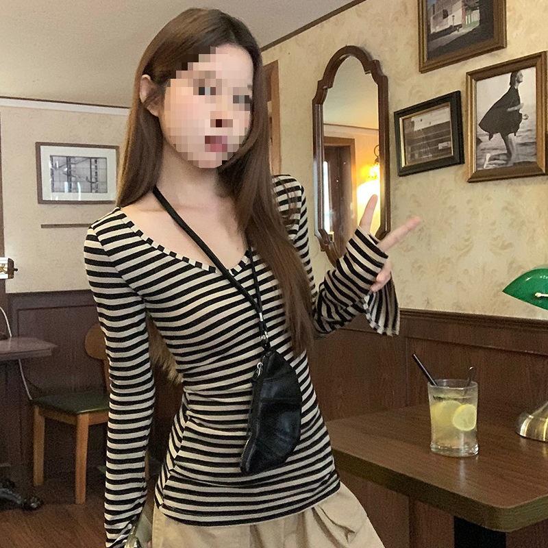 

Korean Chic V-Neck Striped Flared Sleeve Slim-Fit T-Shirt for Women XL