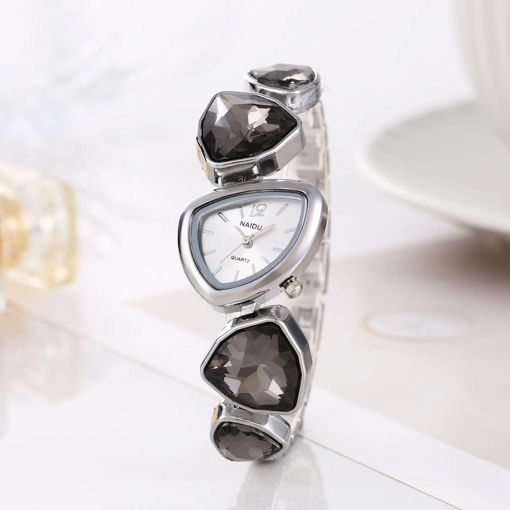 Irregular Shape Casual Easiest for Match Vintage Quartz Women Watch for Daily Wear