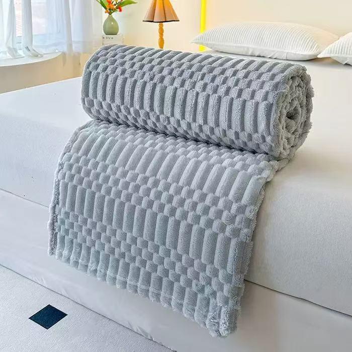 Golden Turtle Velvet Nap Blanket - Thick, Customizable & Multi-functional Coral Velvet Throw for Students