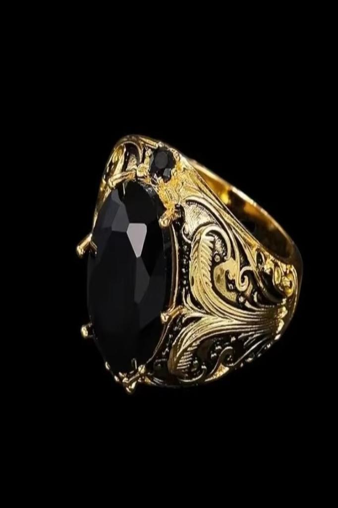 High-End Diamond-Encrusted Retro Gemstone Ring Rose Flower Design Trendy Accessory for Men and Women