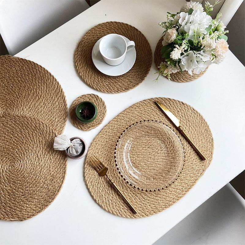 Round Woven Placemats Natural Woven Heat Resistant Non Slip Mats for Dining Table Kitchen Home Holiday Decor