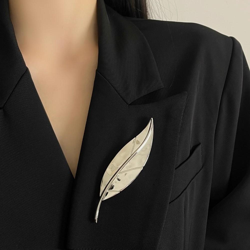 French Style Long Leaf Pin Corsage Ornament Metal Glossy Brooch  Western-style Clothes