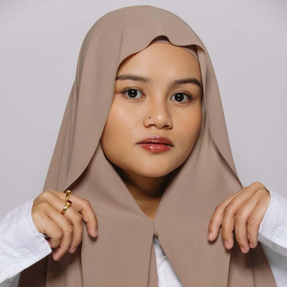 Instant Tudung Hijab Shawl, Chiffon Polyester Anti Slip Magnetic Plain Scarf for Women Daily Wear Premium Accessories