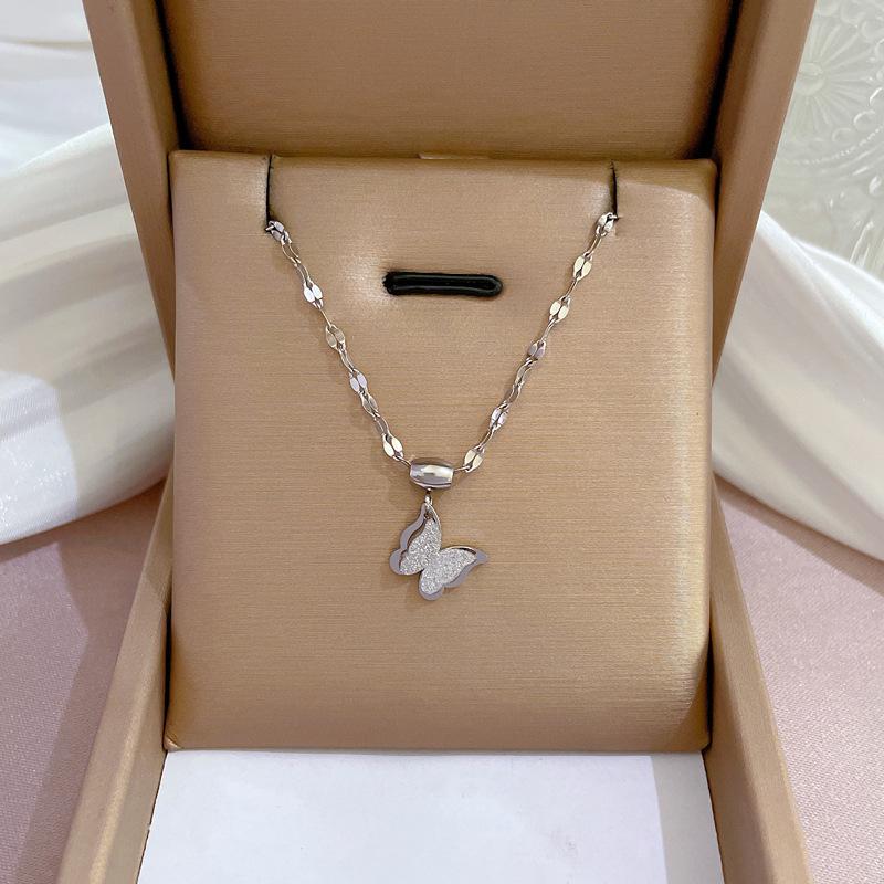 Fashion Retro Women's Necklace Temperament Micro Diamond Necklace Exquisite Collar Chain Accessories