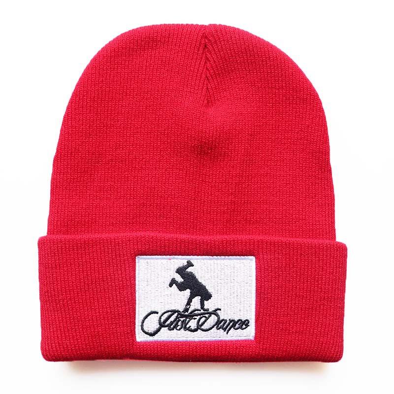 

European and American men and women JUST DANCE Embroidered knitted hat, street dance hip-hop hat, student pullover beanie, factory-made for men and Adjustable червоний