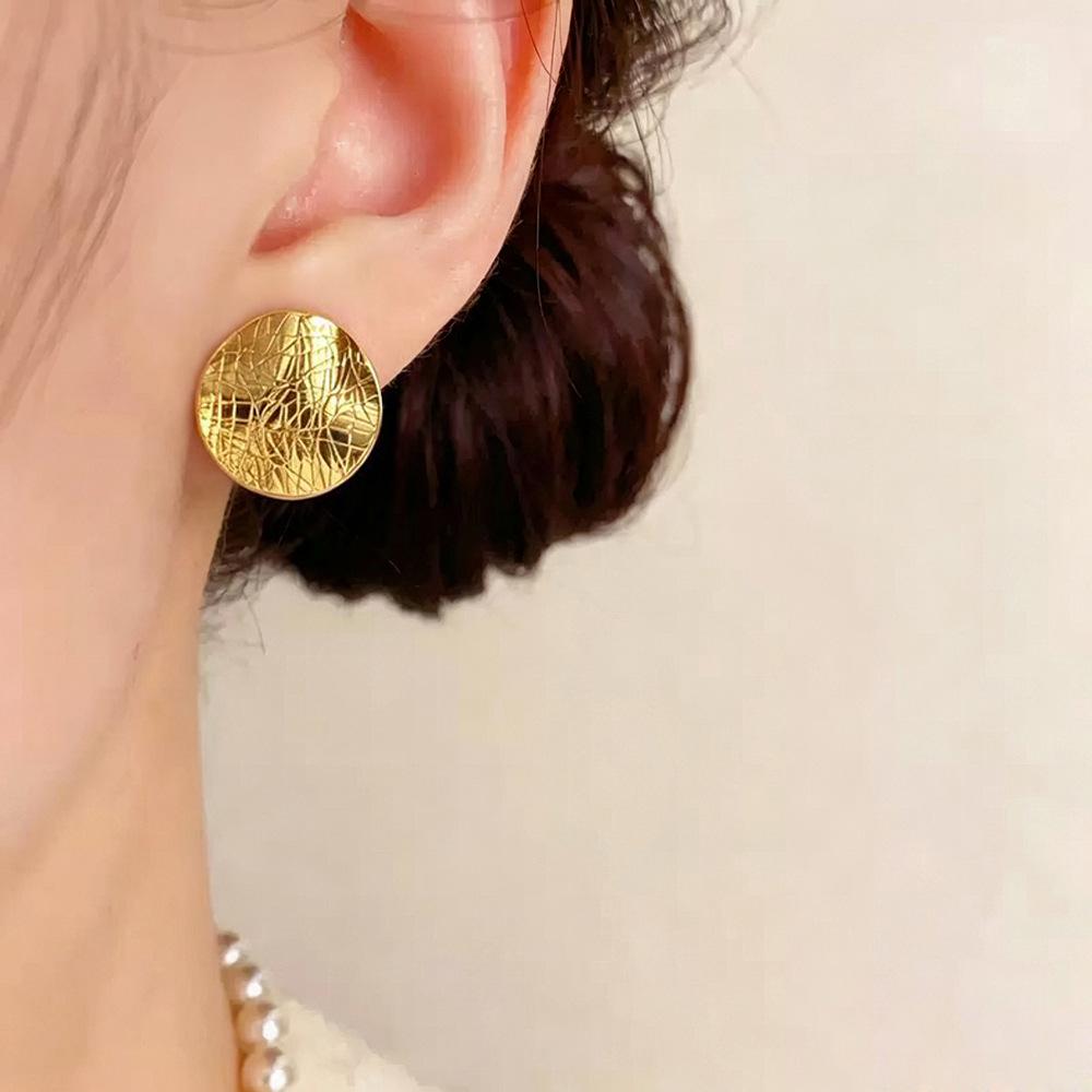 Elegant Round Pleated Line Earrings: Unique Design for Women, Exquisite High-End Style Jewelry