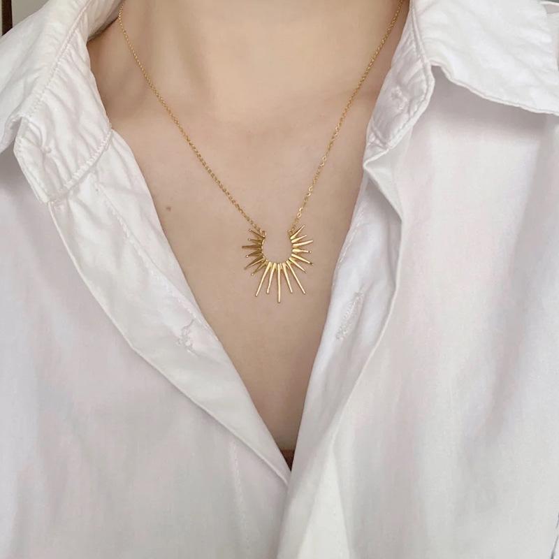 Unisex Titanstahl Anhänger Halskette: Minimalistische europäische & amerikanische Schlüsselbeinkette