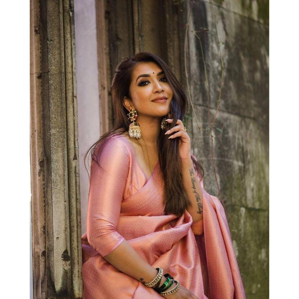 This Beautiful Saree Is Elegantly Decorated with Gorgeous Solid Jacquard Weave That Gives a Perfect Look To the Outfit.