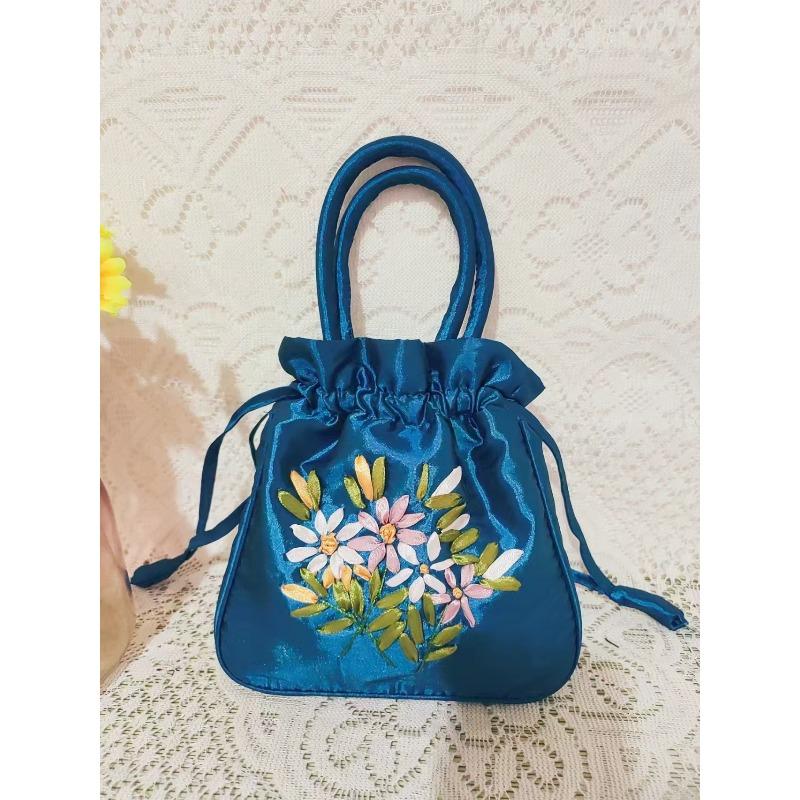 Ethnic style handmade embroidered bag wedding candy handbag middle-aged and elderly shopping mobile phone change bag mini handbag