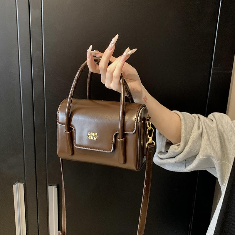 Handbag Handbag Women's Autumn 2025 Premium Sense Popular Fashion Textured One Shoulder Crossbody Small Square Bag