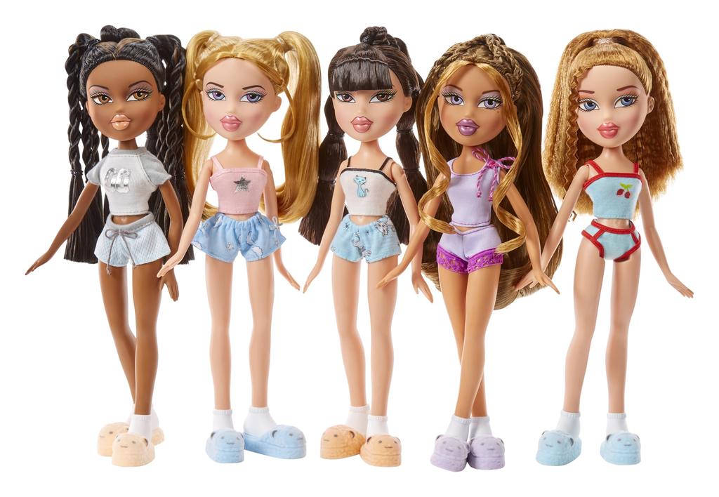 Bratz Slumber Party Cloe Fashion Doll With 2 Sets of Plush Animal and Accessories Suitable for Kids and Collectors - - Pajamas, -