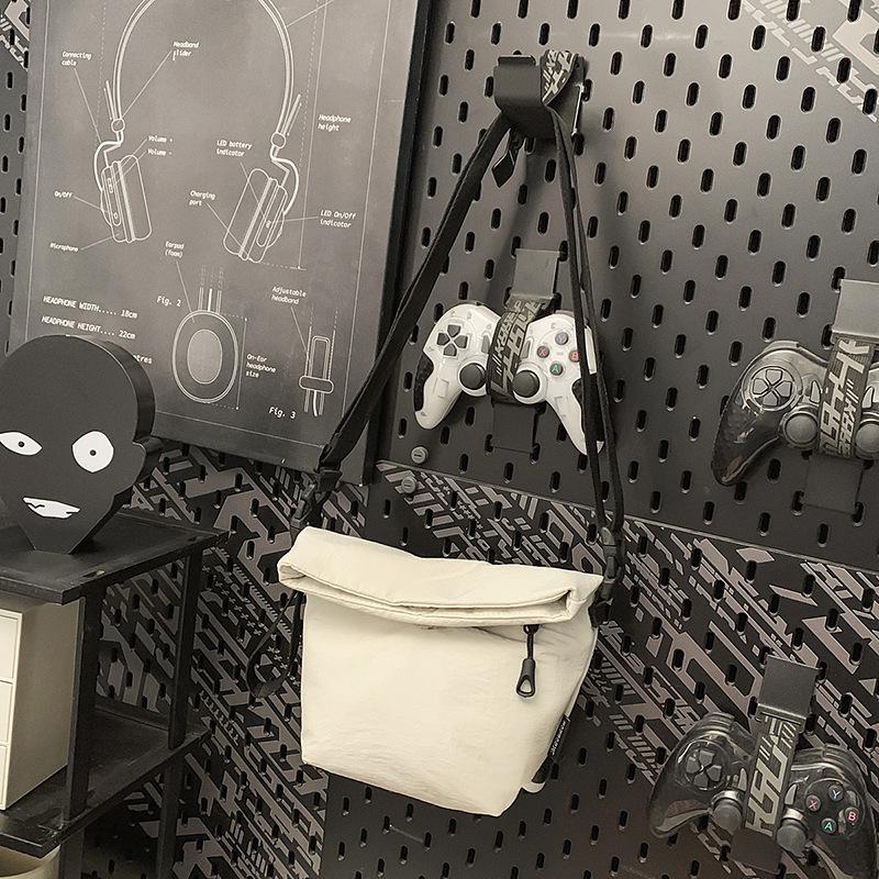 

Легкая сумка кроссбоди Женская модная сумка на одно плечо для поездок на работу Мужская маленькая квадратная сумка бежевый