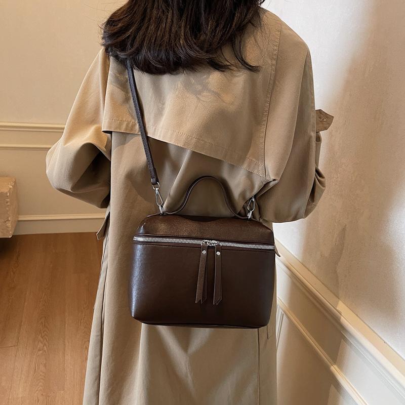 Premium Lunch Box Bag 2025 New Handbag Small Square Bag Messenger Spot