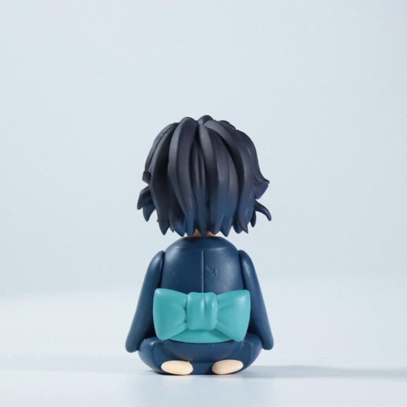 Jucării și figurine anime desenate de Tanjirou, Zenitsu și Inosuke din 'Demon Slayer' ca ornamente decorative de birou