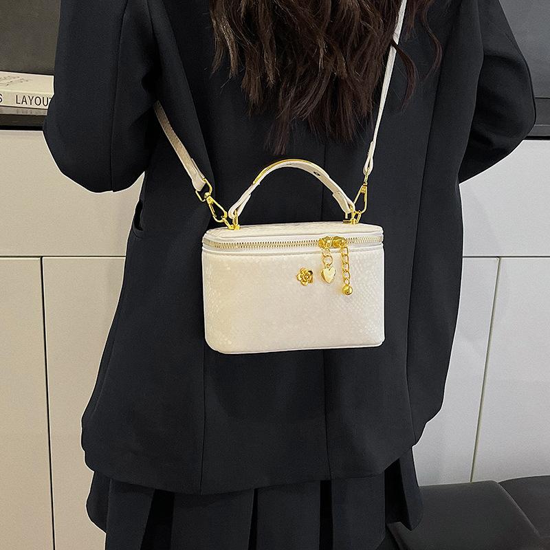 Shoulder bag Small daisy box bag Slack high-intelligence diamond chain Crossbody portable small square bag