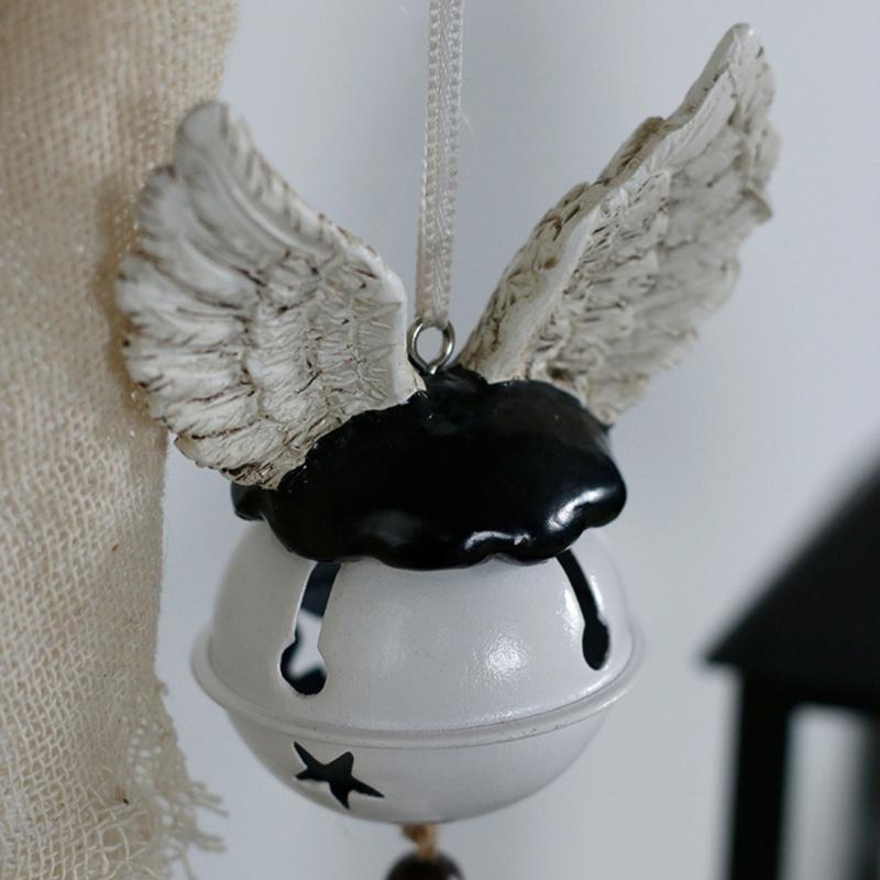 Devil Skull Windchime with Detailed Resins Metal Bells Halloween Home Decors Hanging Ornament for Horror Atmospheres