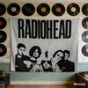 1 Stück Indie Rock Radiohead Wandteppich 2D Polyester Wandbehang Musikband Dekoration für Schlafzimmer Wohnzimmer Musikliebhaber Geschenk