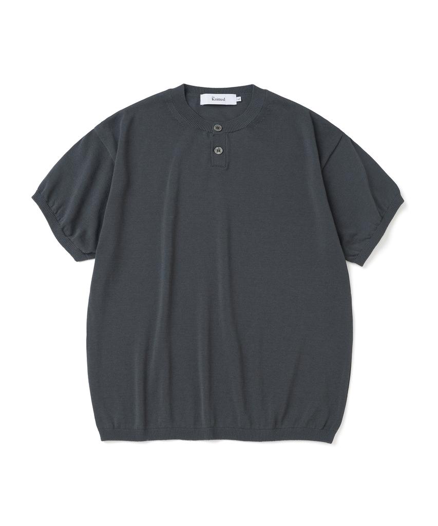 KNITTED Shellon Cooling Single Crop Henley Neck Knit Charcoal