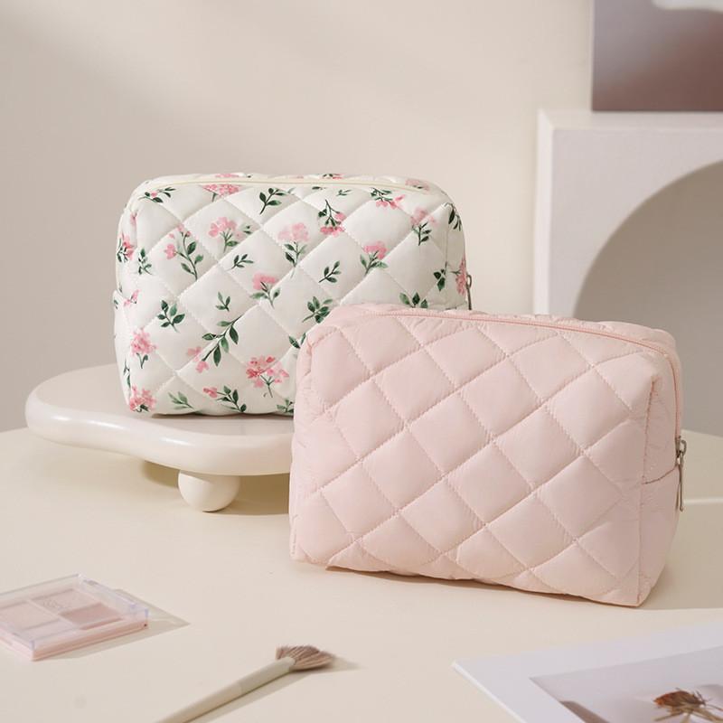 Modern Minimalist Makeup Bag With Polyester Fabric Portable Travel Organizer For Women And Teens