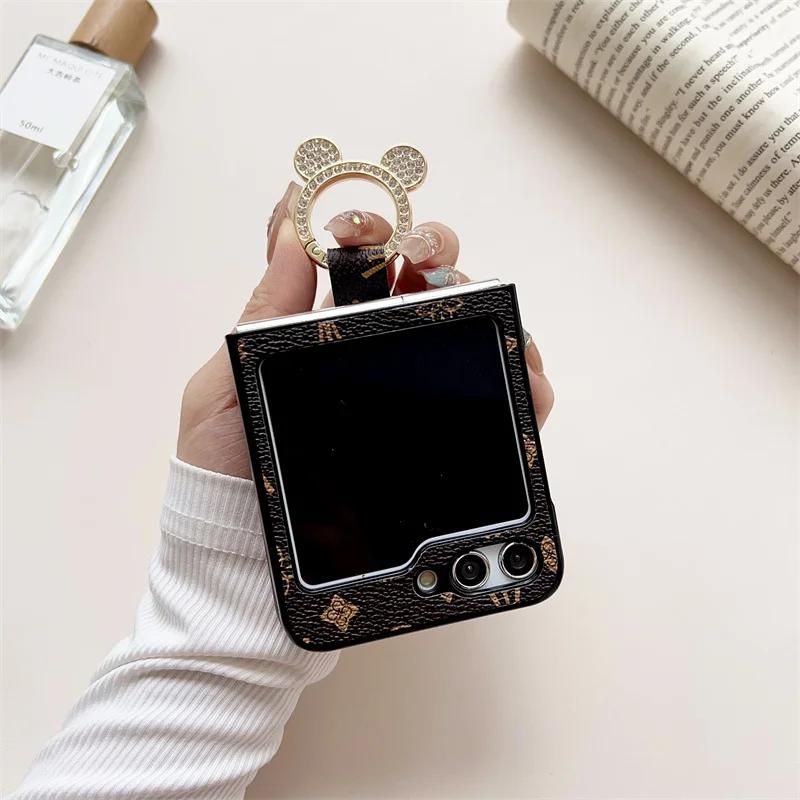 Luxury Retro Pattern Phone Rings Case for Samsung Galaxy Z Flip 5 4 3 5G Shockproof Chain Bracelet Back Women Cover