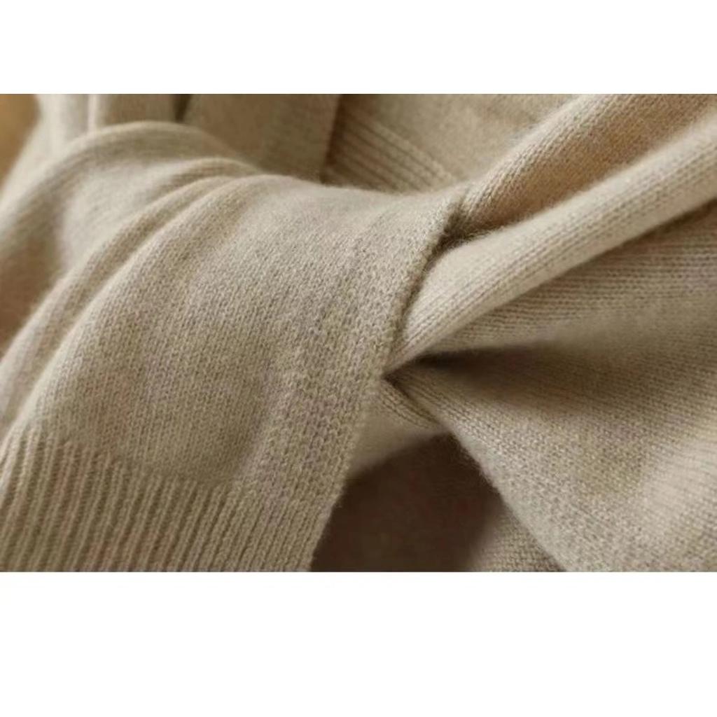 Ladies' Elegant Shawl Scarf - Soft and Warm for All Seasons, Versatile Neck Wrap Suitable for Sweaters, Shirts, and Casual Dresses