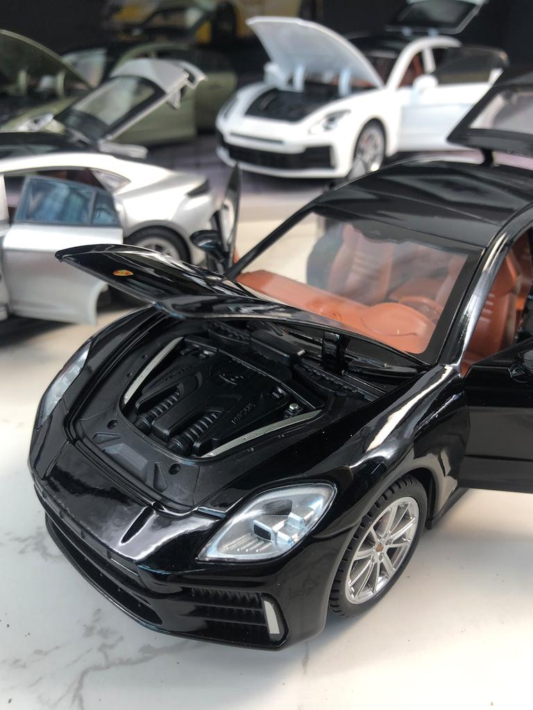 AAOL1 1:24 Porsche Panamera Model Car, Zinc Alloy Metal Decoration, Collectible Gift Car