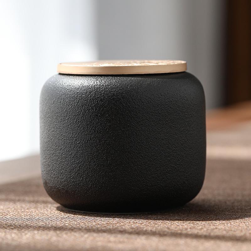 Portable Black Ceramic Tea Canister: Moisture-proof Sealed Storage for Pu er and Red Tea