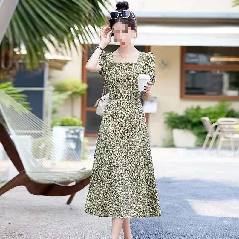 Chic French Floral Print Knee-Length A-Line Dress for Women: Summer Tea Style with Waist-Cinch and Slit Detail