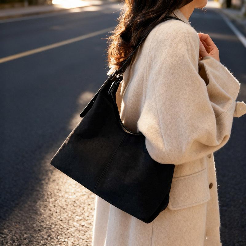 Elegant Suede Retro One-Shoulder Tote: Versatile, Large-Capacity Crossbody for Casual Commutes