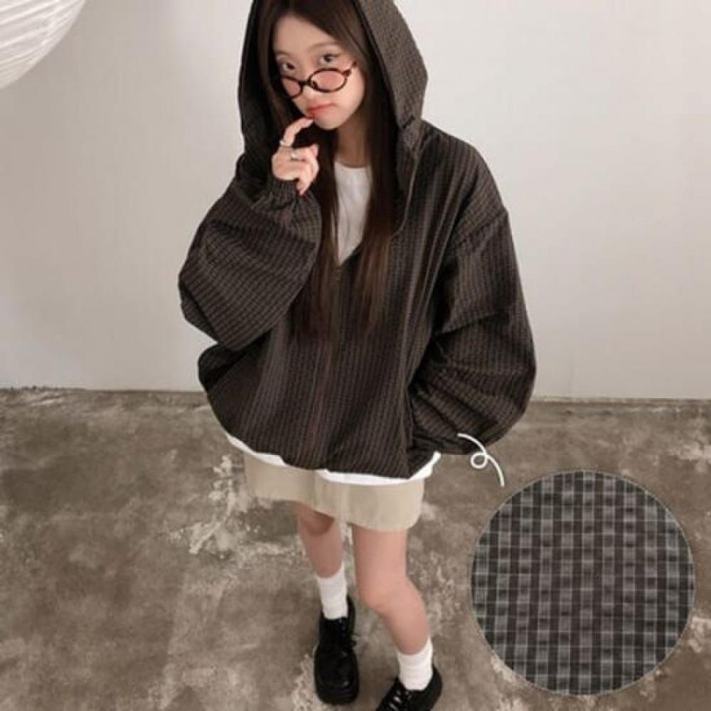 The Pink Women Fetch Loose Fit Check High Neck String Hood Windbreaker Jacket