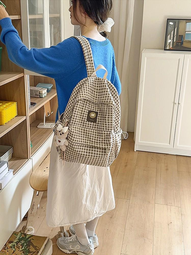 Vintage Plaid Women's Backpack - Lightweight, Versatile, Large-Capacity Bookbag for Commutes and Short Trips