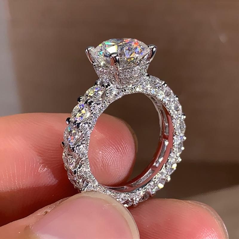 2026 Inlaid Oval Pigeon Egg Cube Zirconia Ring, Fashionable and Personalized Platinum Engagement High-quality Jewelry