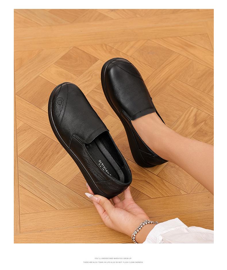 Comfortable Mom's Genuine Leather Flat Shoes - Soft Sole, Lightweight, Classic Design for Middle-Aged and Elderly Women
