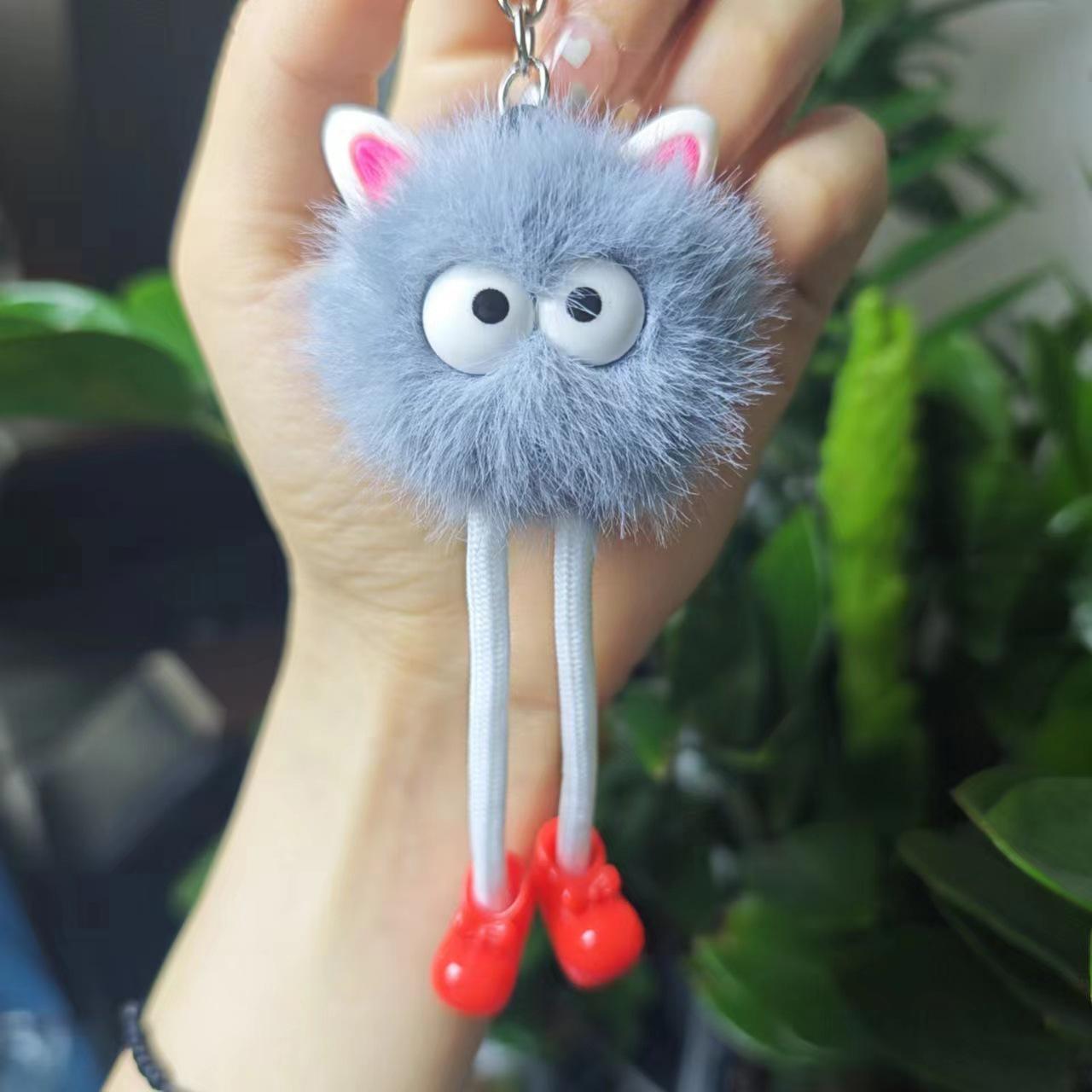 

Трендовий плюшевий кулон Сажа з вушками ельфа та брелок з помпоном