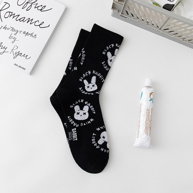 Damen Frühling und Herbst Warme und Trendige Bestickte Sportliche Lange Baumwollsocken